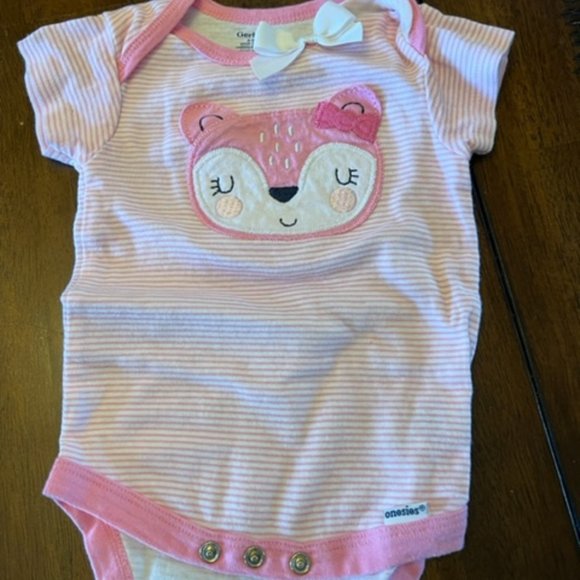 SIX (6) onesies all size 6-9 months, various brands and sleeve sizes - Picture 2 of 13